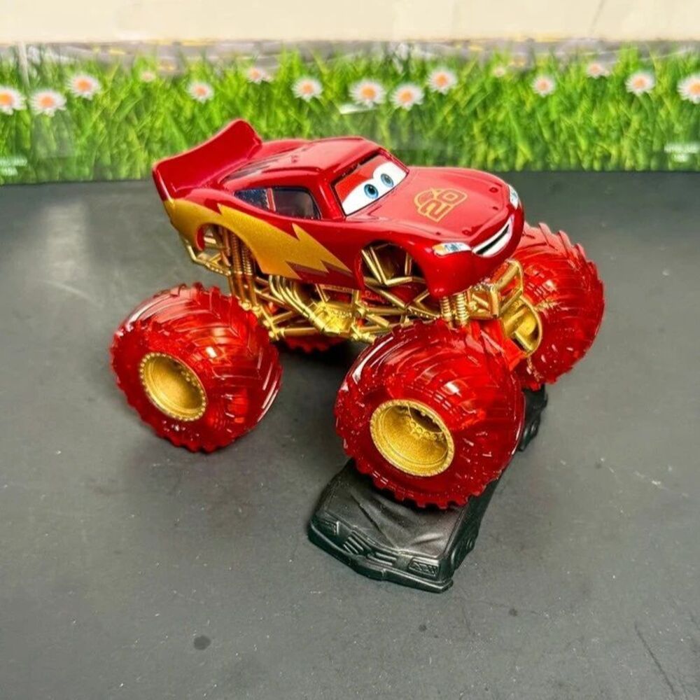 Disney Pixar Cars Custom Monster Truck Lightning McQueen 1:64 Red Gold